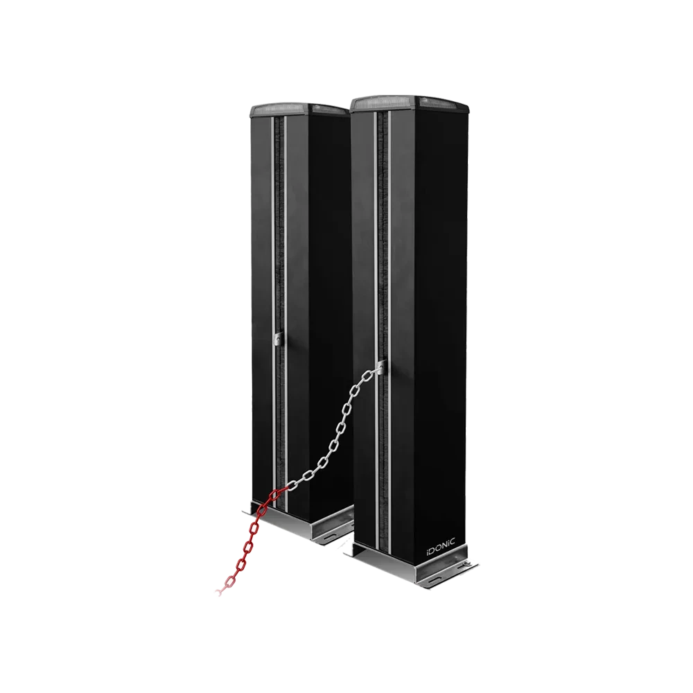 IDONIC PARK BR309 composta por dois pilares automáticos ligados por corrente vermelha e prateada